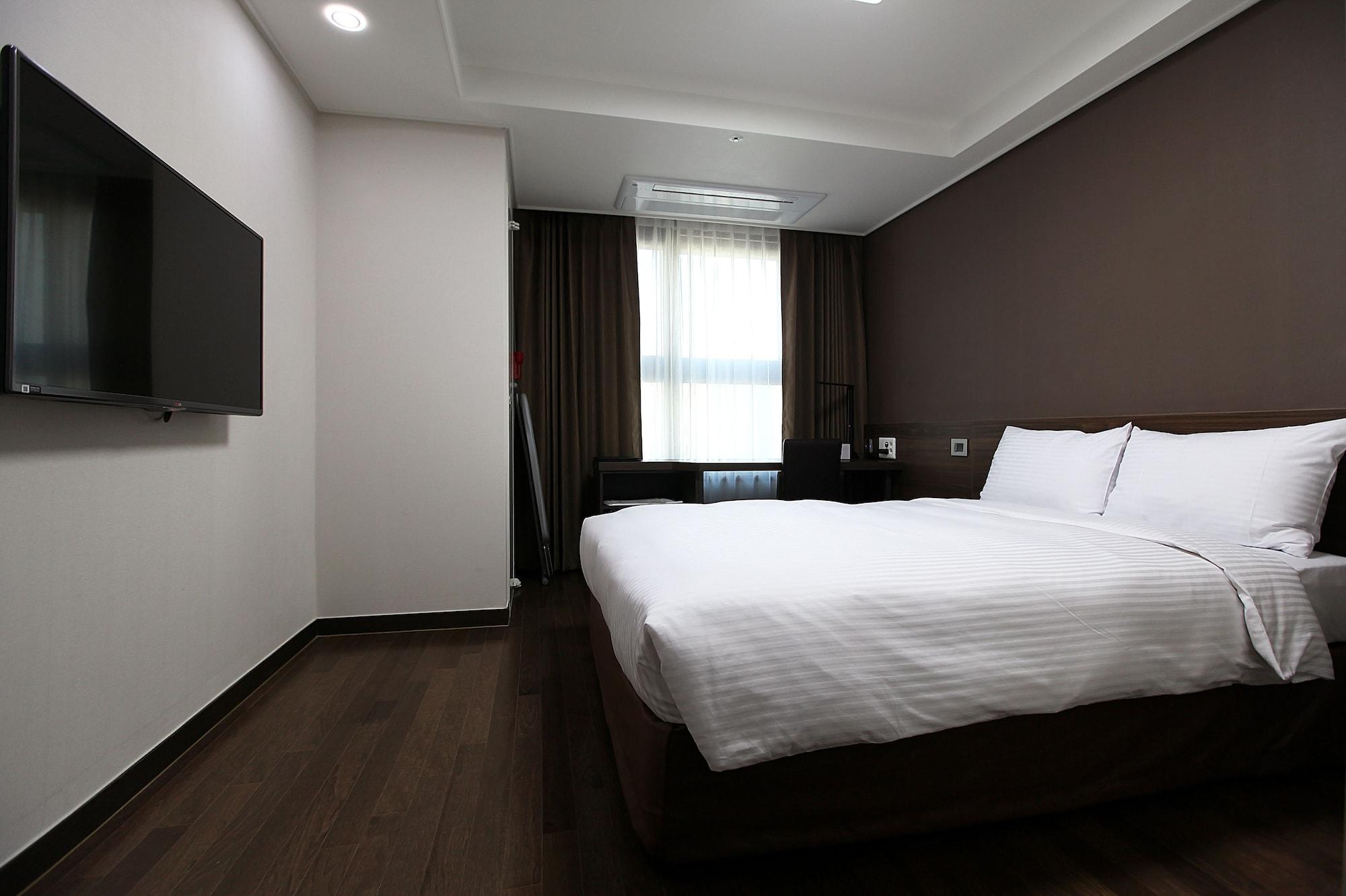 Urban Place Gangnam 3*