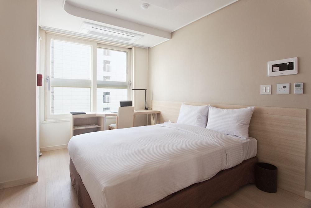 Hotel Urban Place Gangnam 3*